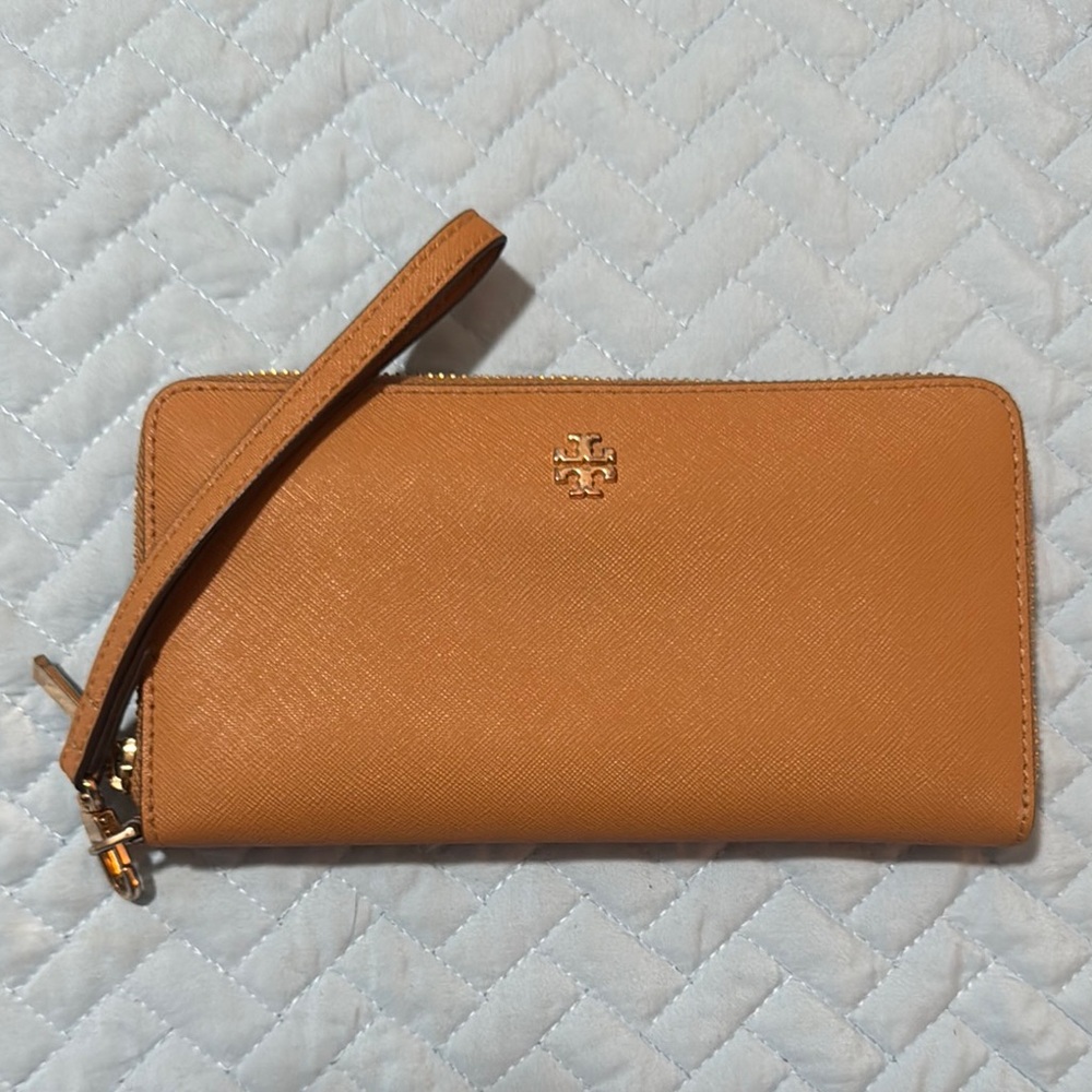 Tory Burch Tan Pebbled Leather Clutch Wristlet